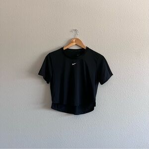 Nike Women's Black Short Sleeve Tee